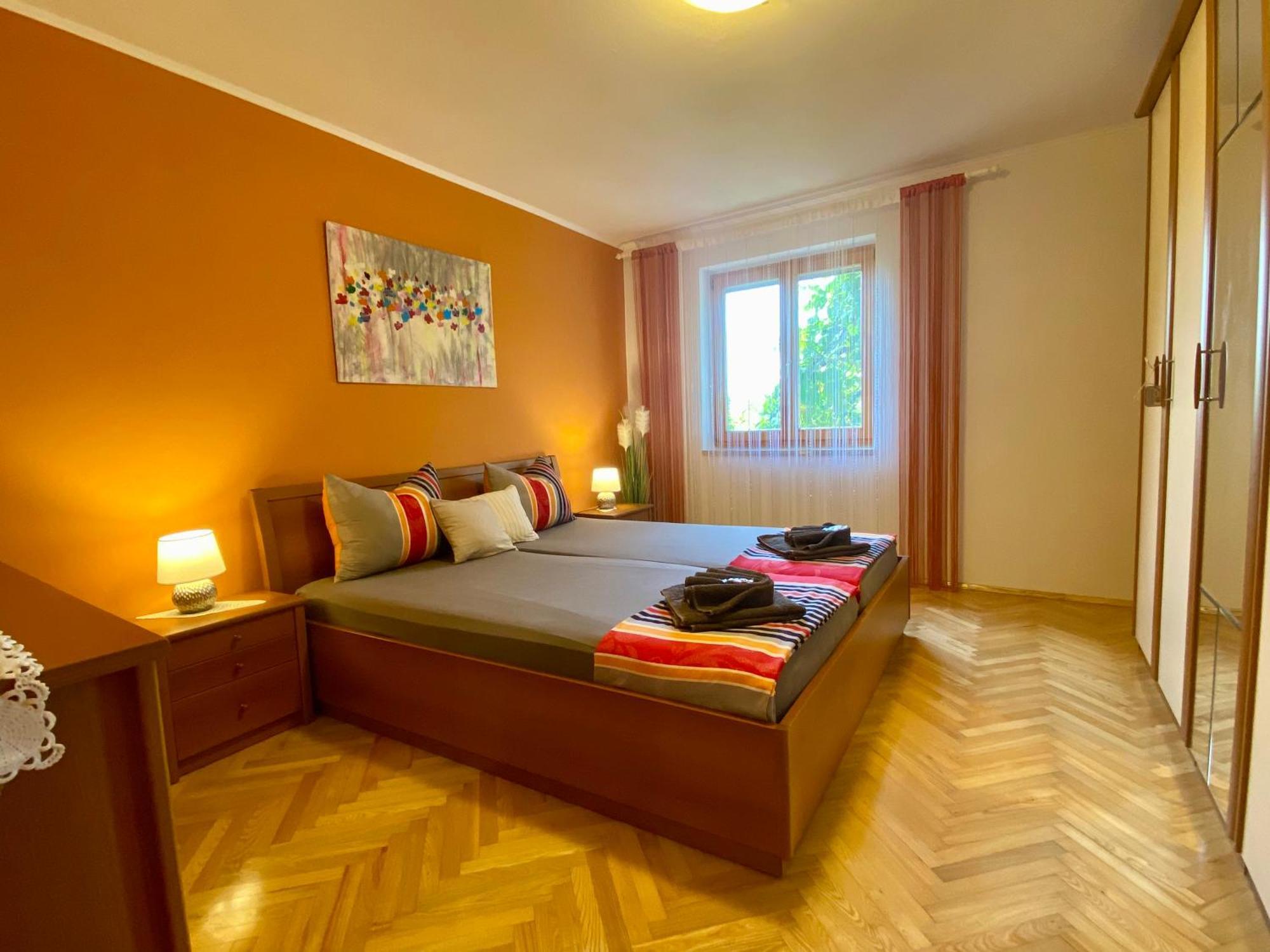 Apartments 4Mios Ražanac Buitenkant foto